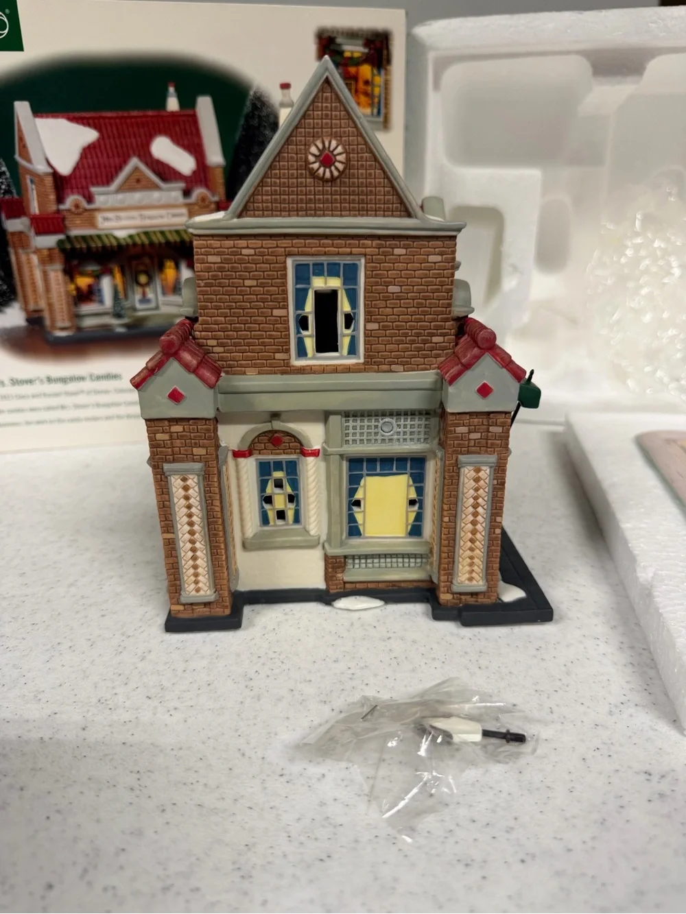 Dept. 56 #58917 MRS. STOVERS BUNGALOW CANDIES 3-D Scene Original Box Retired